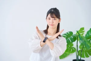 注意する人